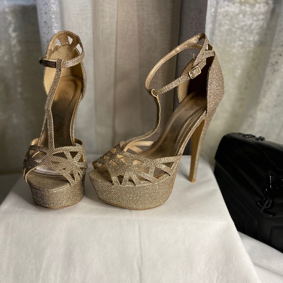 For the Occasion Heels - Picture 2 of 3